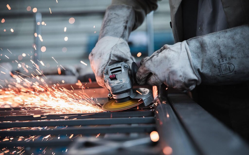 worker-5736096_1280